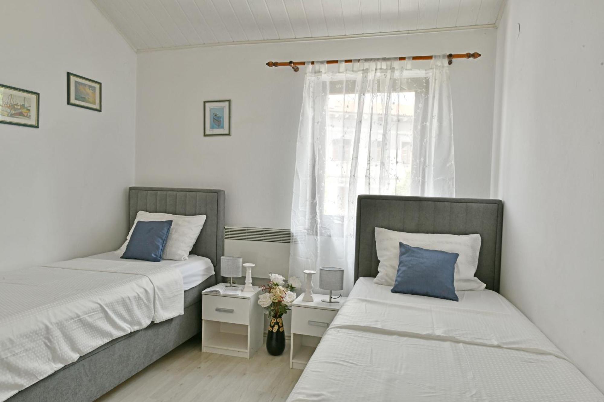 Apartments Villa Herak Porec Exterior photo